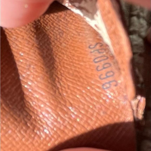 Louis Vuitton Trifold Wallet - Picture 5 of 17